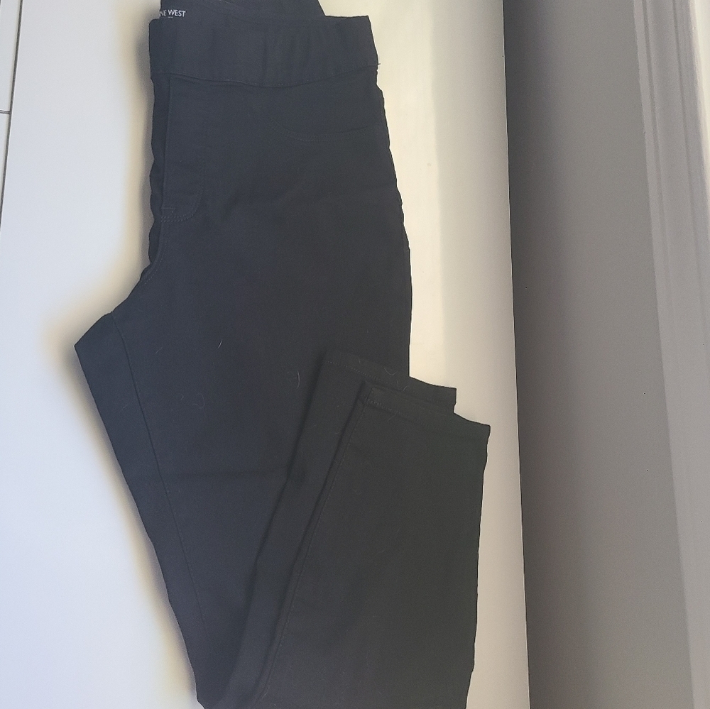 Nine West black skinny crop Jean size 10